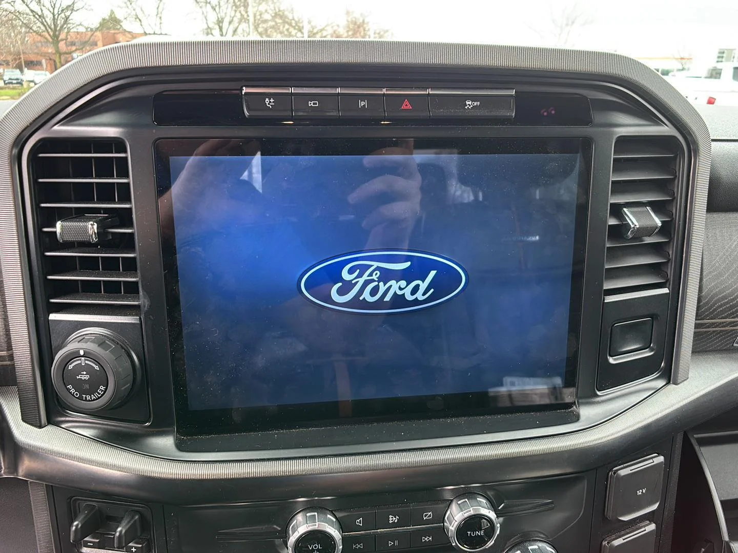Used 2022 Smoked Quartz Metallic Tinted Clearcoat Ford Platinum image 30
