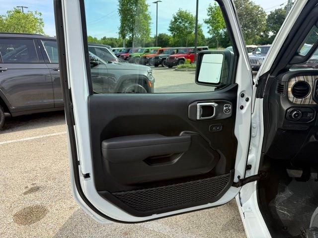 New 2026 Bright White Clear-Coat Exterior Paint Jeep 85th Anniversary Edition image 14