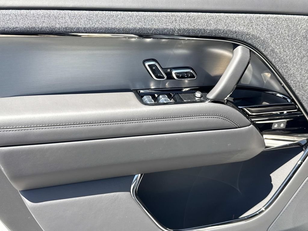 New 2026 Fuji White Land Rover Dynamic SE image 20