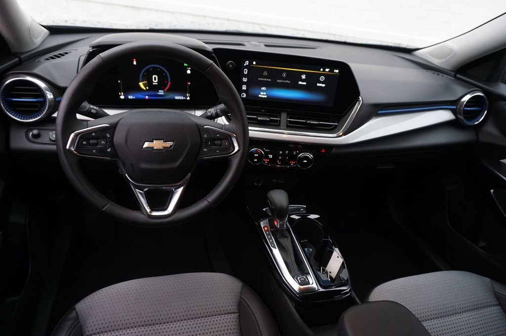 Used 2025 Gray Chevrolet LT image 13