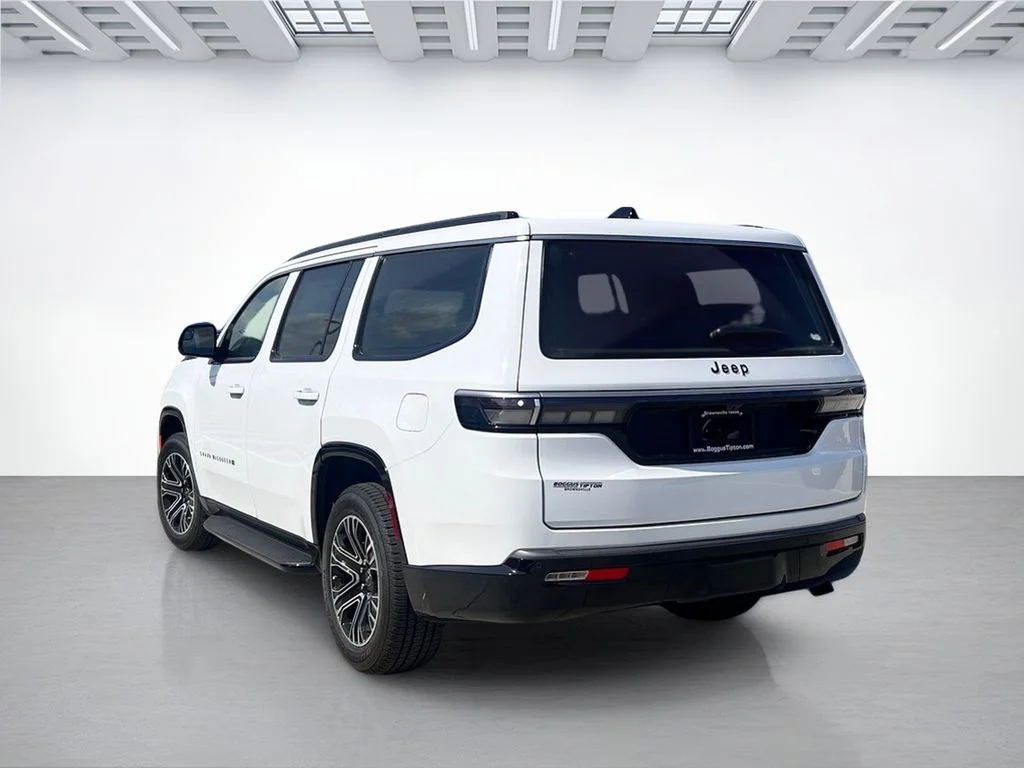 New 2026 Bright White Clear-Coat Exterior Paint Jeep  image 5