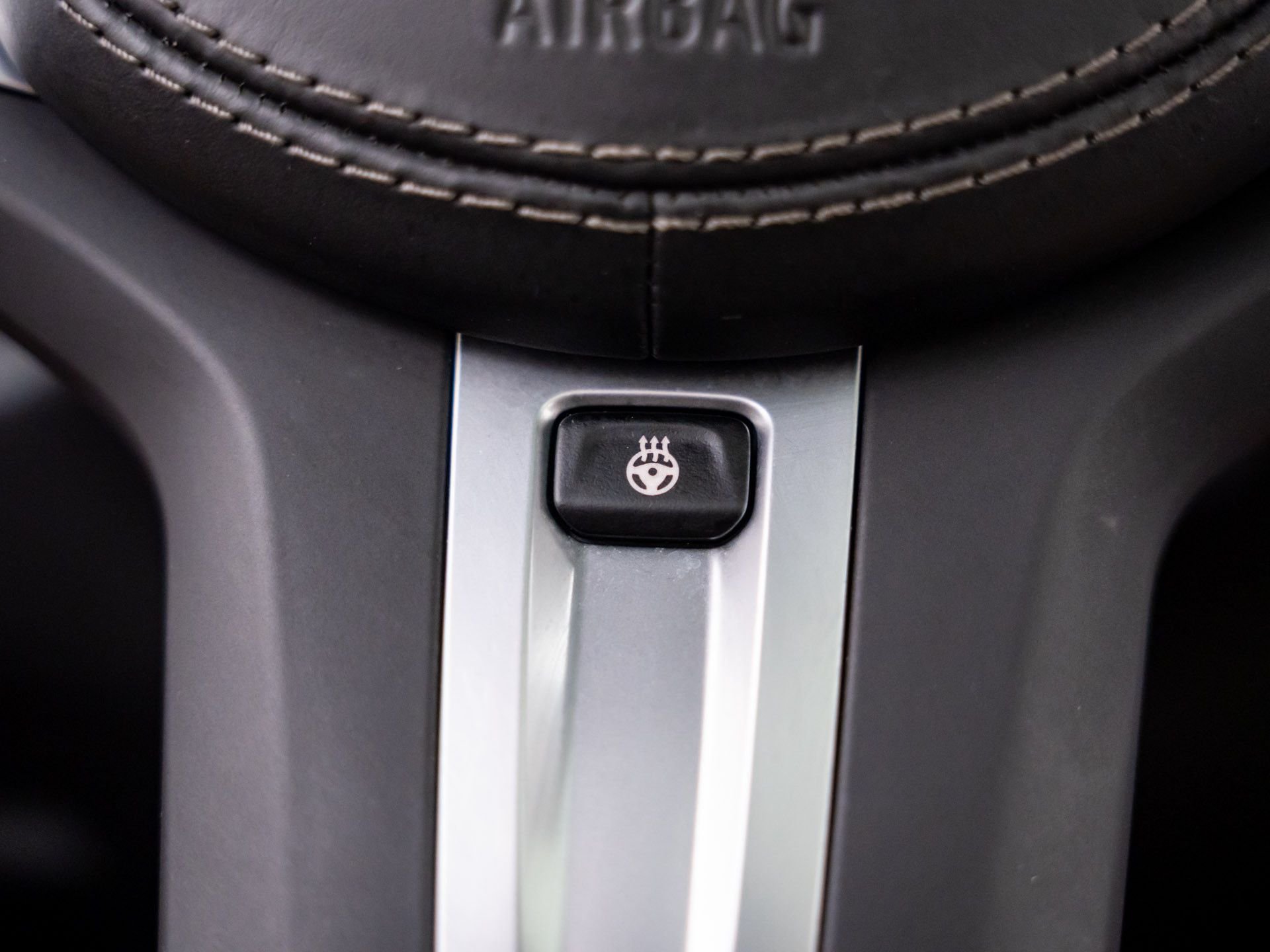 Used 2022 White BMW xDrive40i image 28