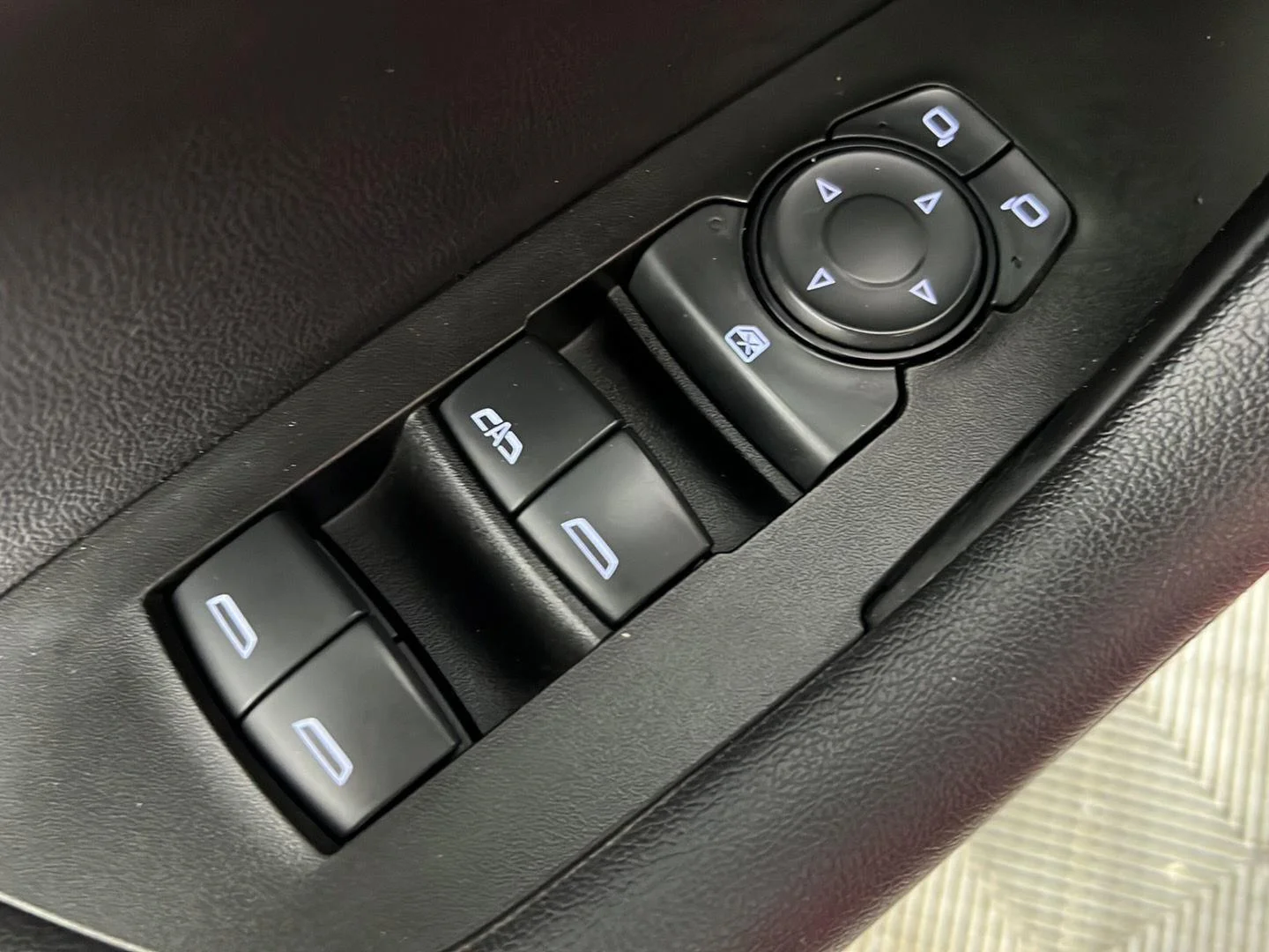 Used 2019 Red Tintcoat Chevrolet  image 20