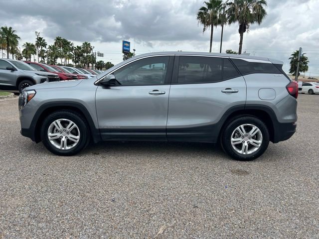 Used 2024 Sterling Metallic GMC SLE image 4