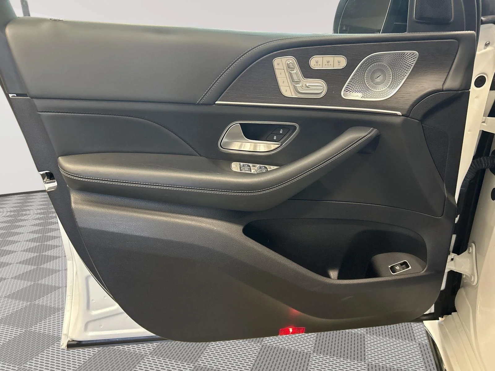 Certified Used 2021 designo Diamond White Metallic Mercedes-Benz AMG® GLE 63 S image 12