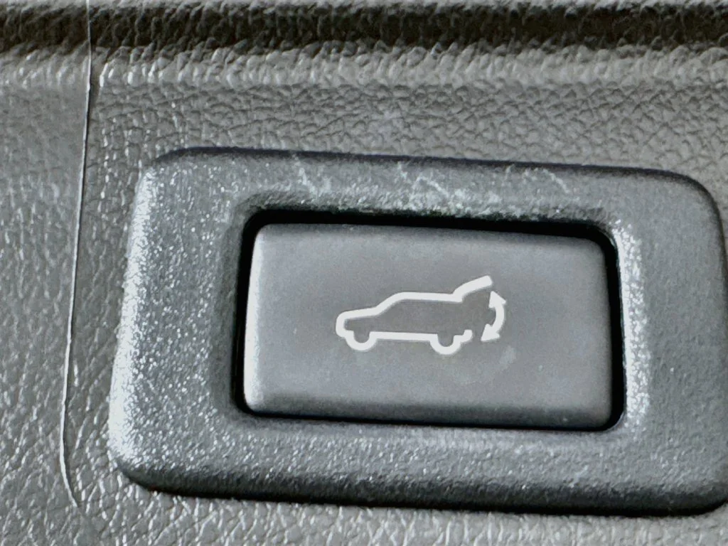 Used 2018 Red Subaru 3.6R image 33
