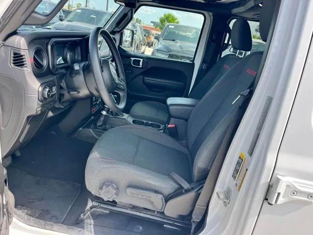 Used 2025 White Jeep Rubicon image 9