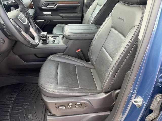 Used 2024 Blue GMC Denali image 13