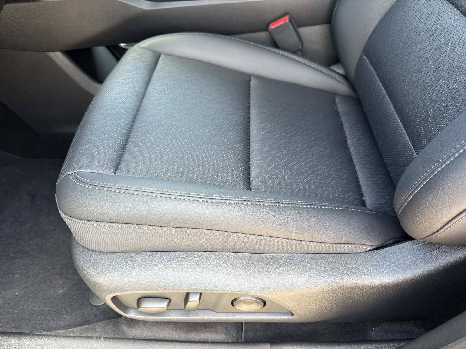 2027 Chevrolet Equinox LT - Photo 19