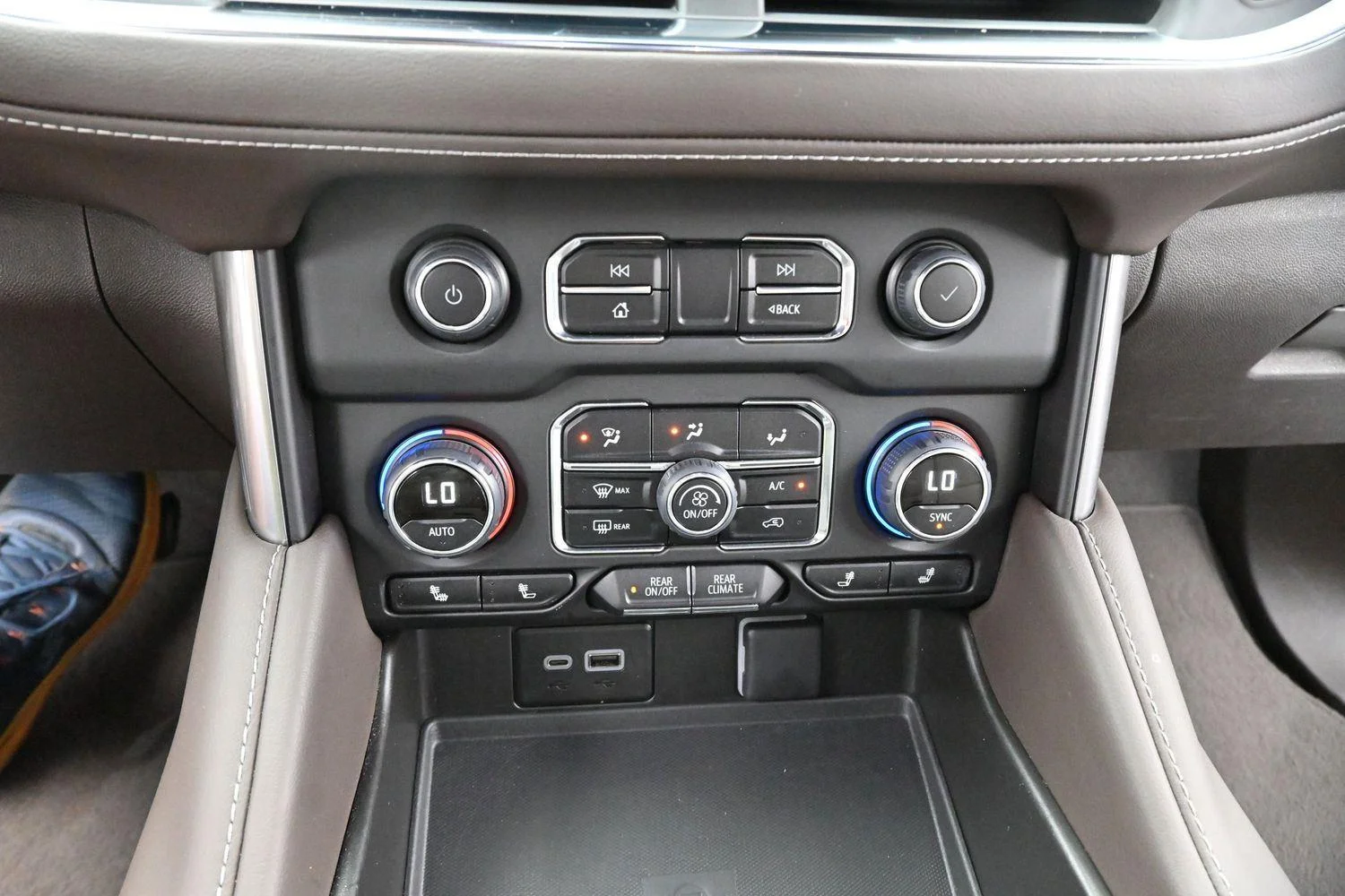 Used 2024 Black Chevrolet LT image 27