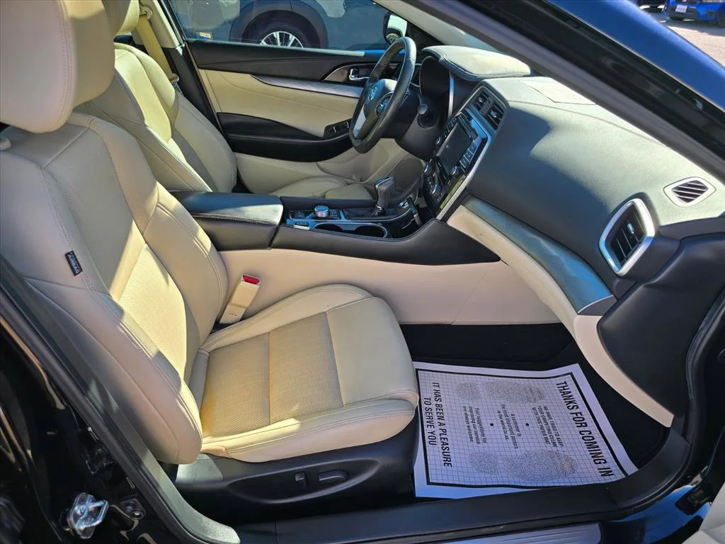 Used 2017 Black Nissan 3.5 SL image 15