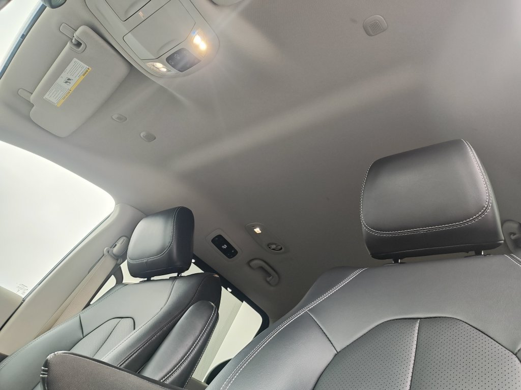 Used 2024 Black Chrysler Touring L image 23