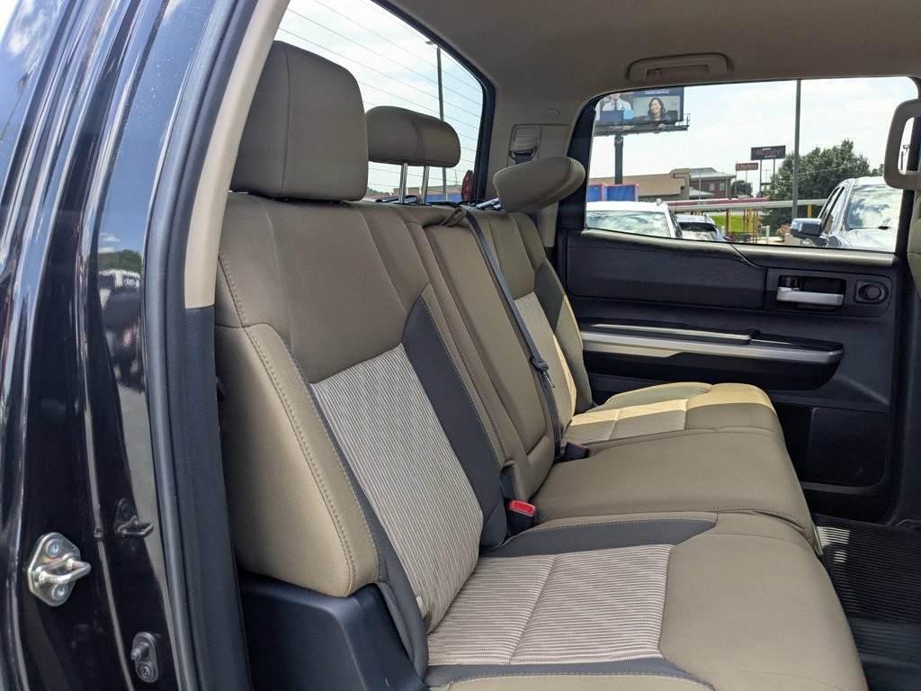 Used 2016  Toyota SR5 image 23
