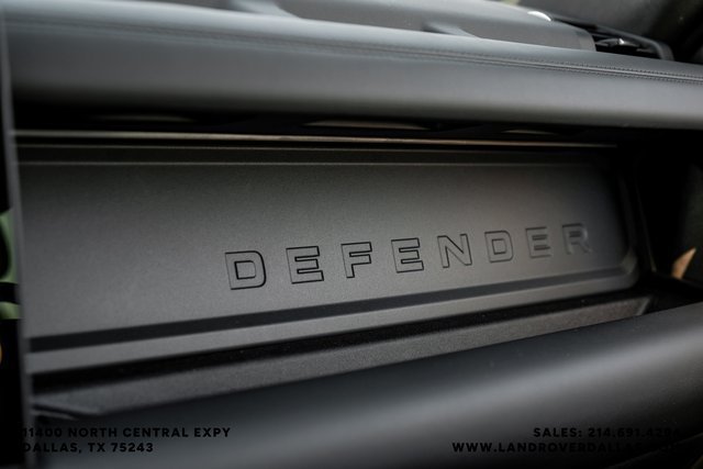 Used 2025 Santorini Black Metallic Land Rover X-Dynamic SE image 25