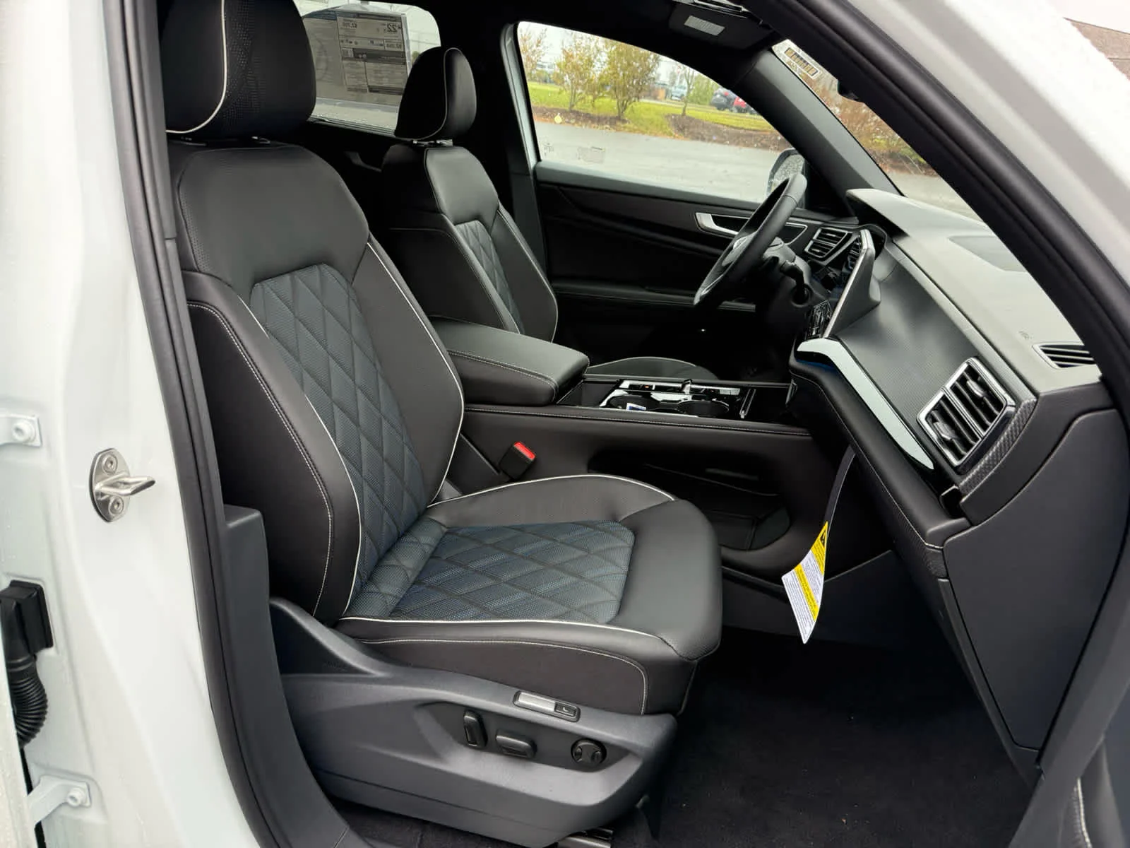 2026 Volkswagen Atlas Cross Sport SEL Premium R-LINE - Photo 10