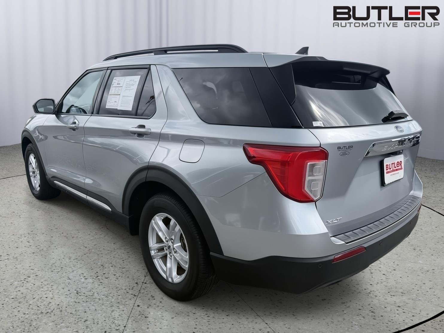 Used 2023 Iconic Silver Ford XLT image 4