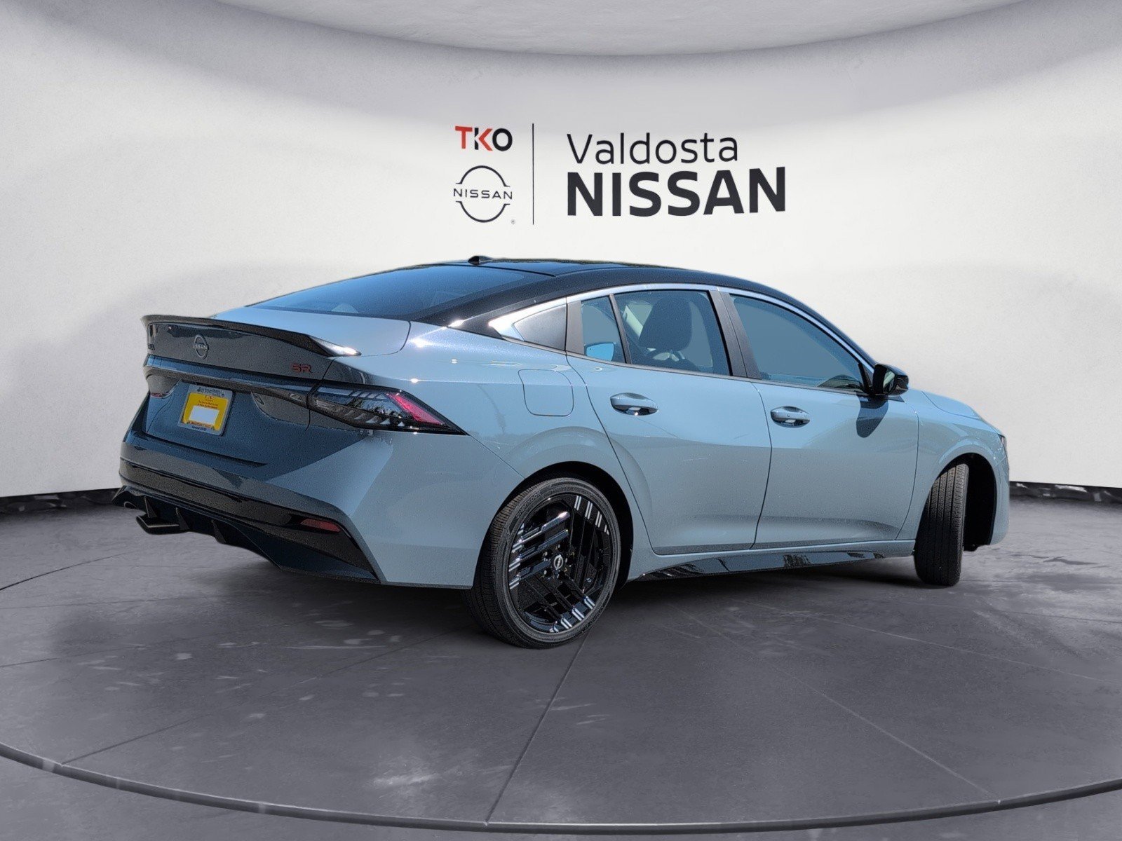 New 2026 Atlantic Gray Metallic / Super Black Two-tone Nissan SR image 4