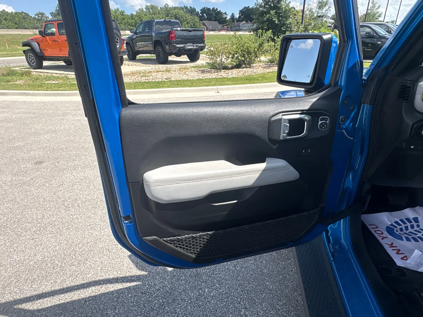 Used 2022 Hydro Blue Pearlcoat Jeep Unlimited Sahara High Altitude image 19