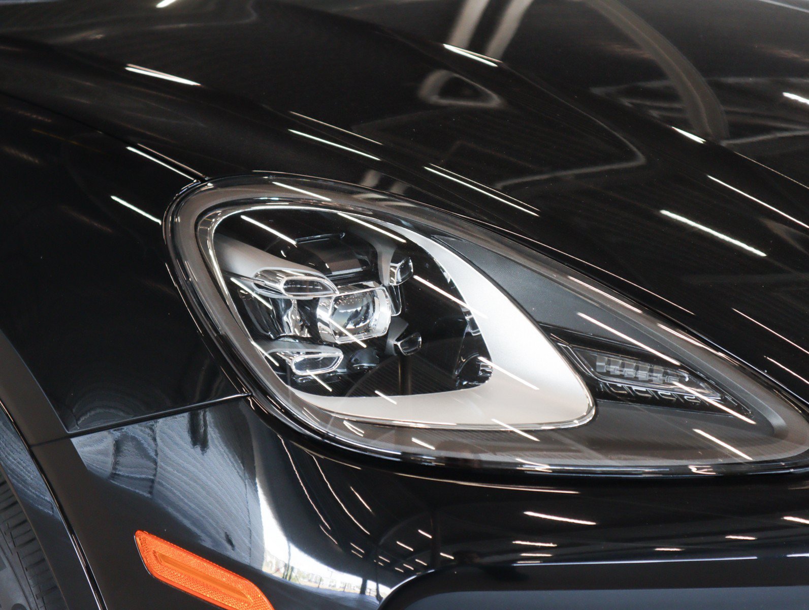 Certified Used 2023 Chromite Black Metallic Porsche  image 30