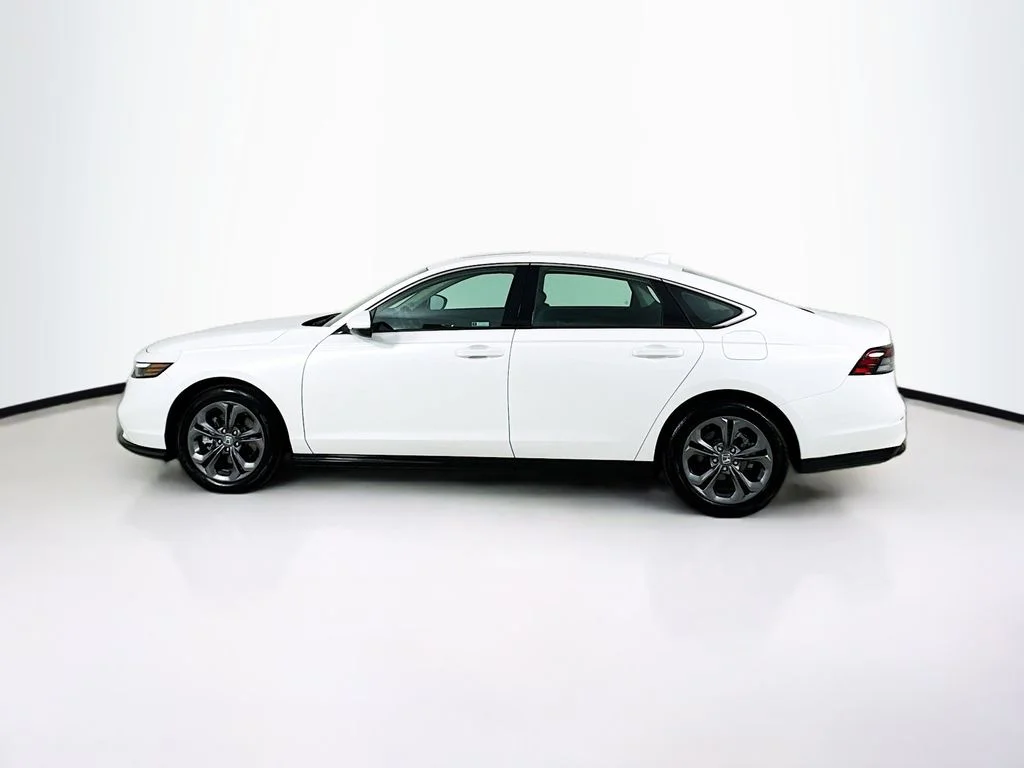 Certified Used 2025 Platinum Honda EX-L image 4