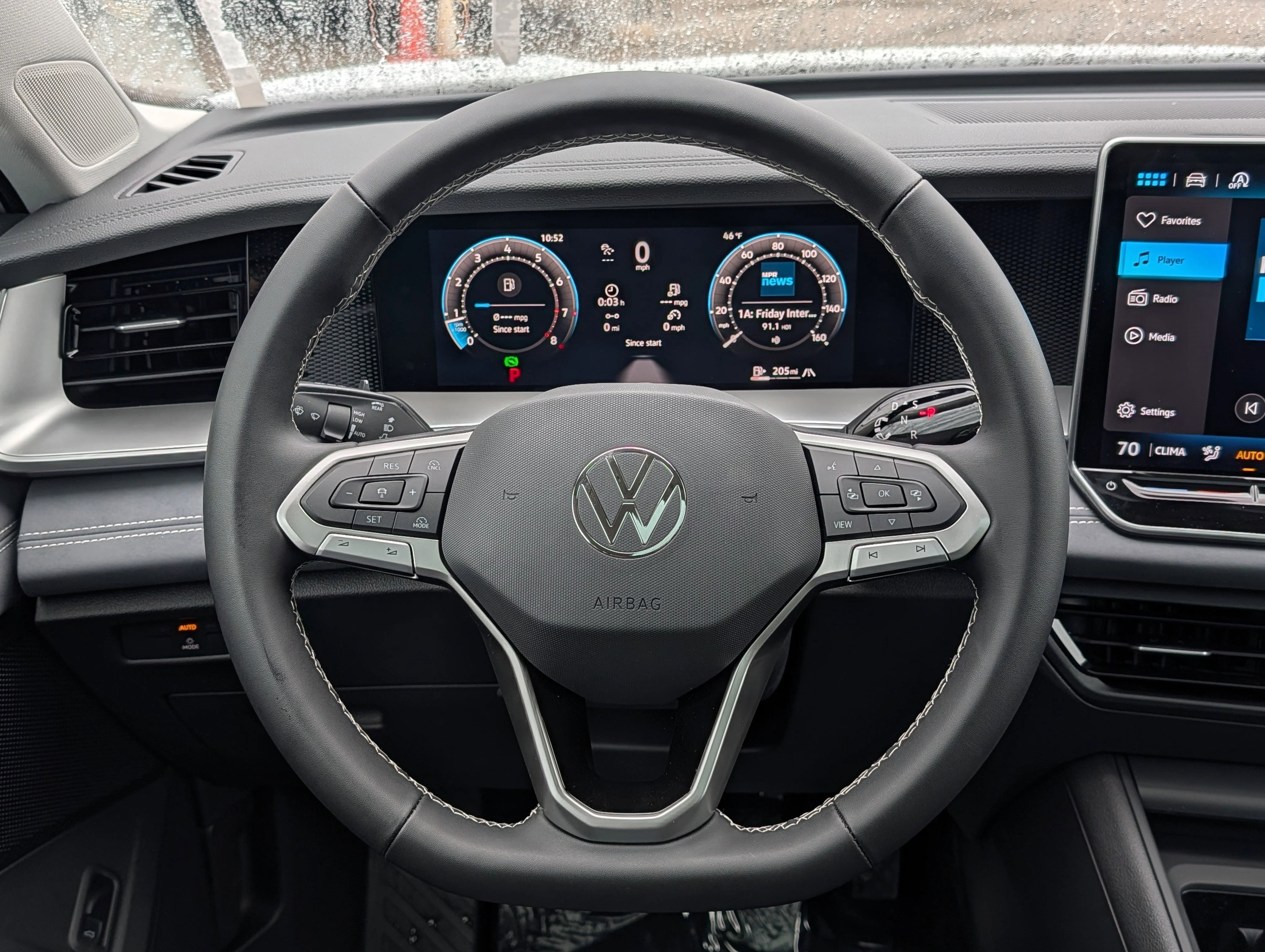 New 2026 Deep Black Pearl Volkswagen SE image 9