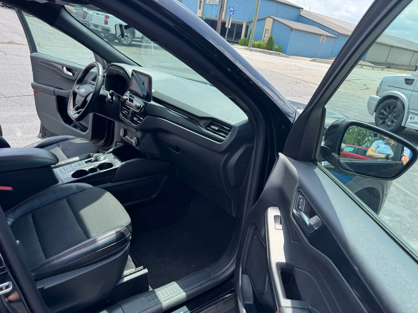 2025 Ford Escape ST-Line Select - Photo 24