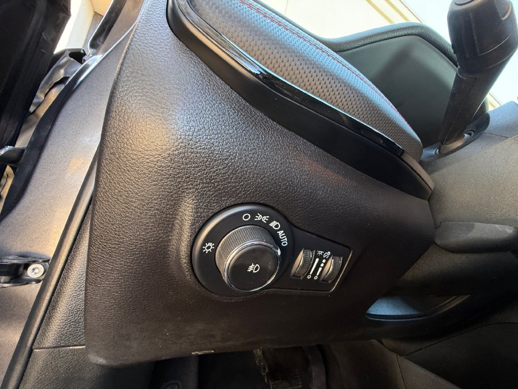 Used 2024  Jeep Trailhawk image 23