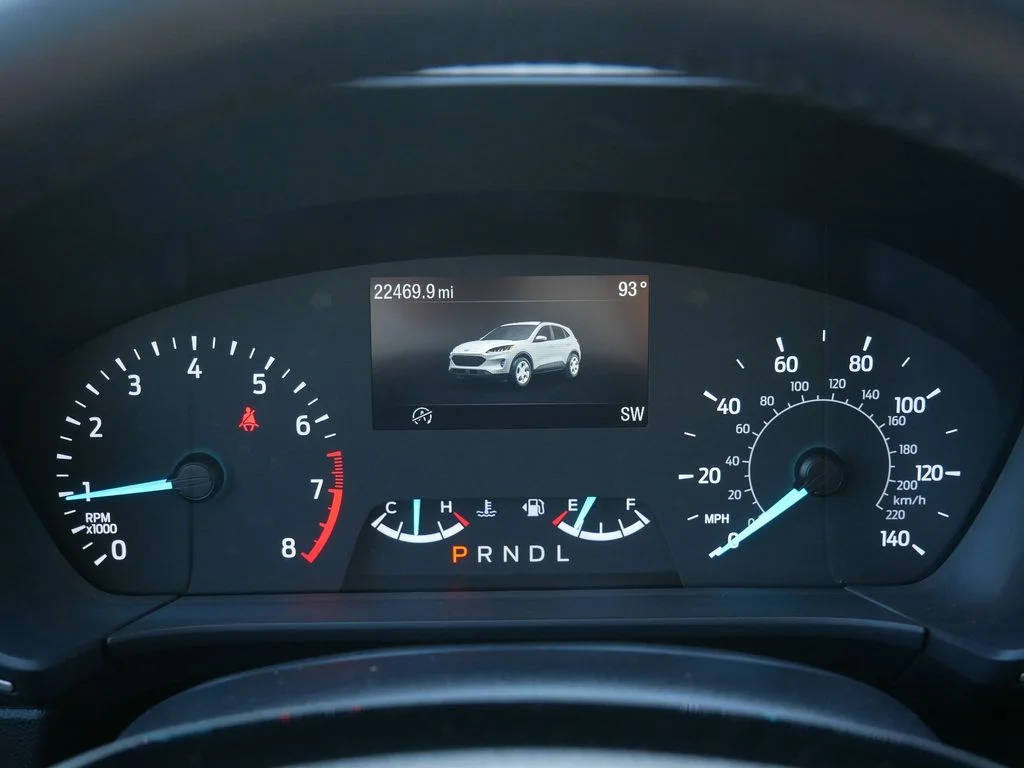 Used 2022 Red Ford SE image 22