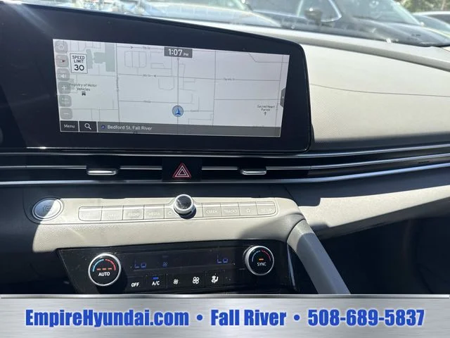 Used 2023  Hyundai SEL image 19
