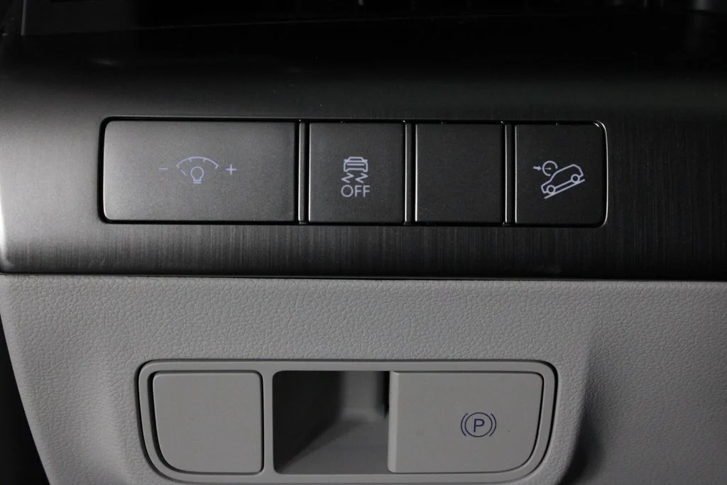 Used 2026 Gray Hyundai SEL Sport image 24