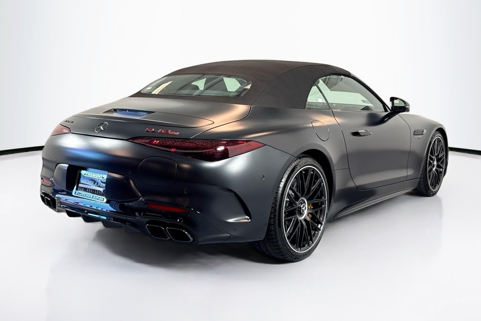 New 2026 MANUFAKTUR Night Black Magno Mercedes-Benz AMG® SL 63 S E Performance image 5