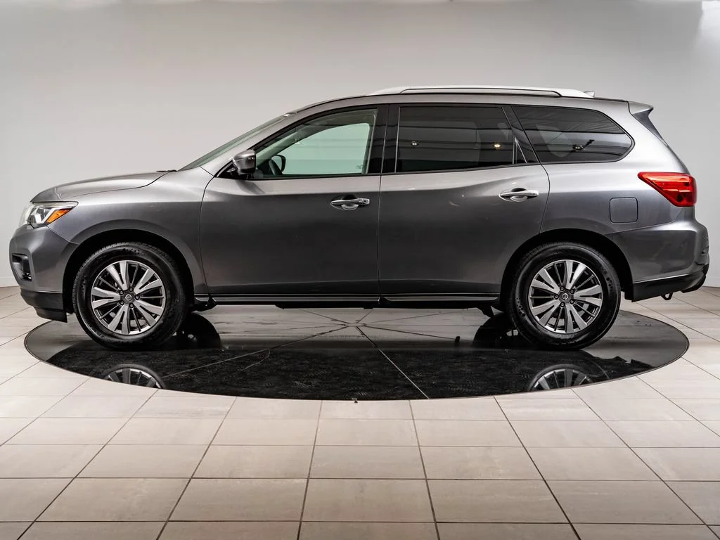 Used 2020 Gun Metallic Nissan SV image 5