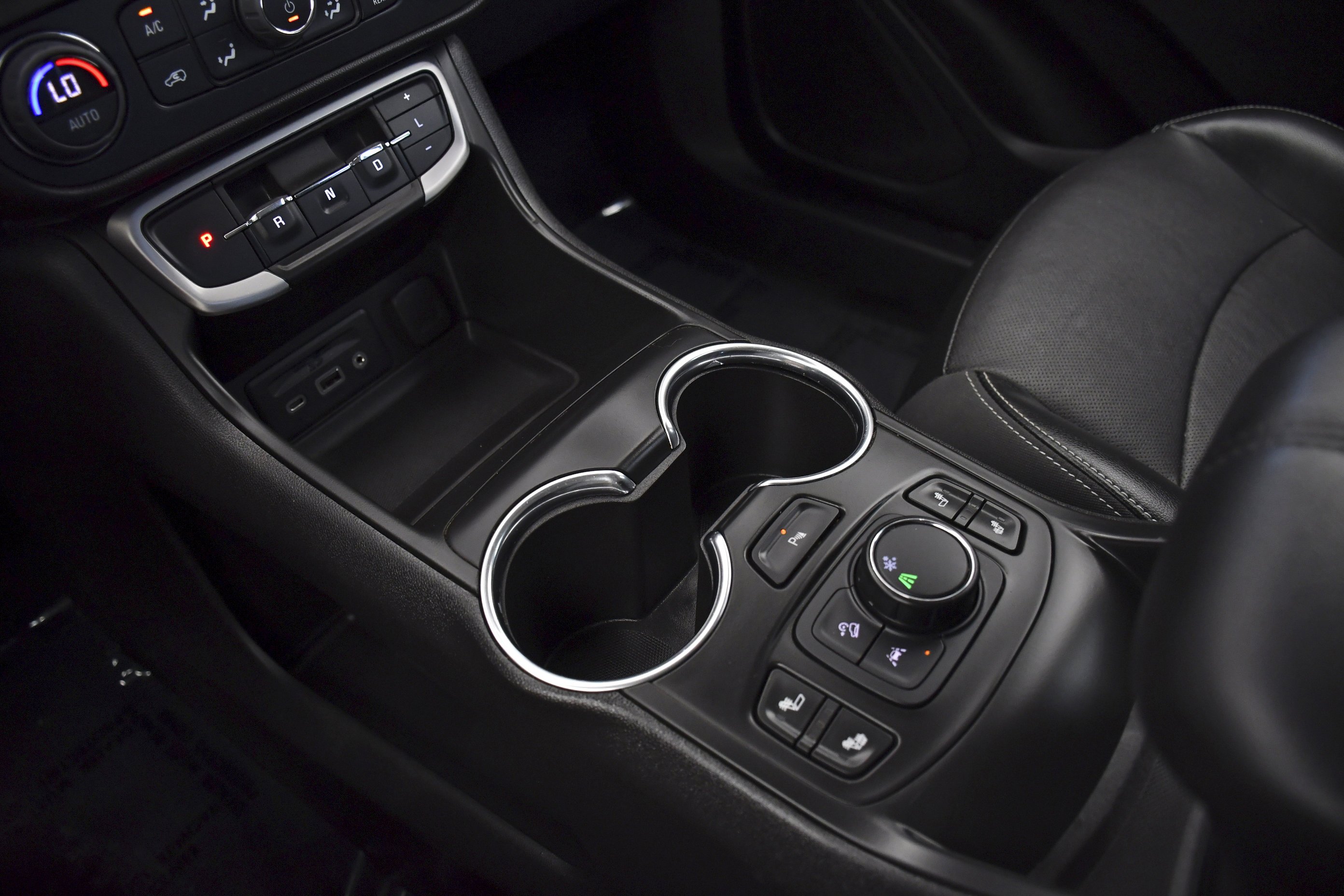 Used 2023 Marine Metallic GMC SLT image 12