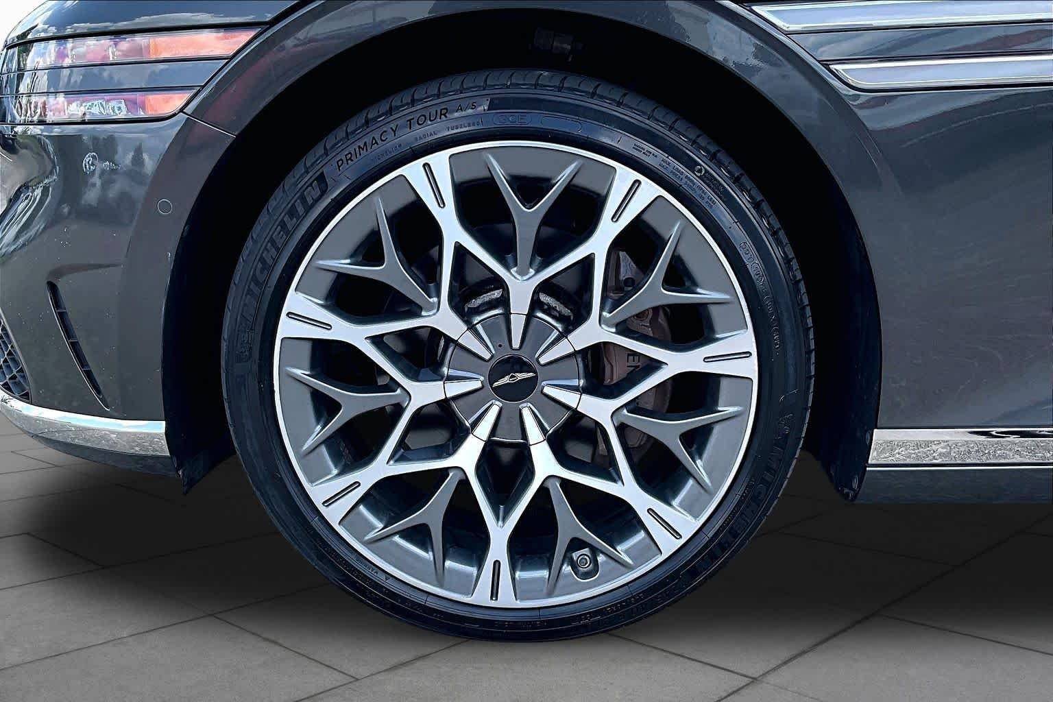 Used 2023 Makalu Gray Genesis e-SC image 11