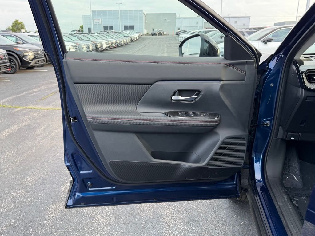 New 2026 Deep Blue Pearl Nissan SR image 12