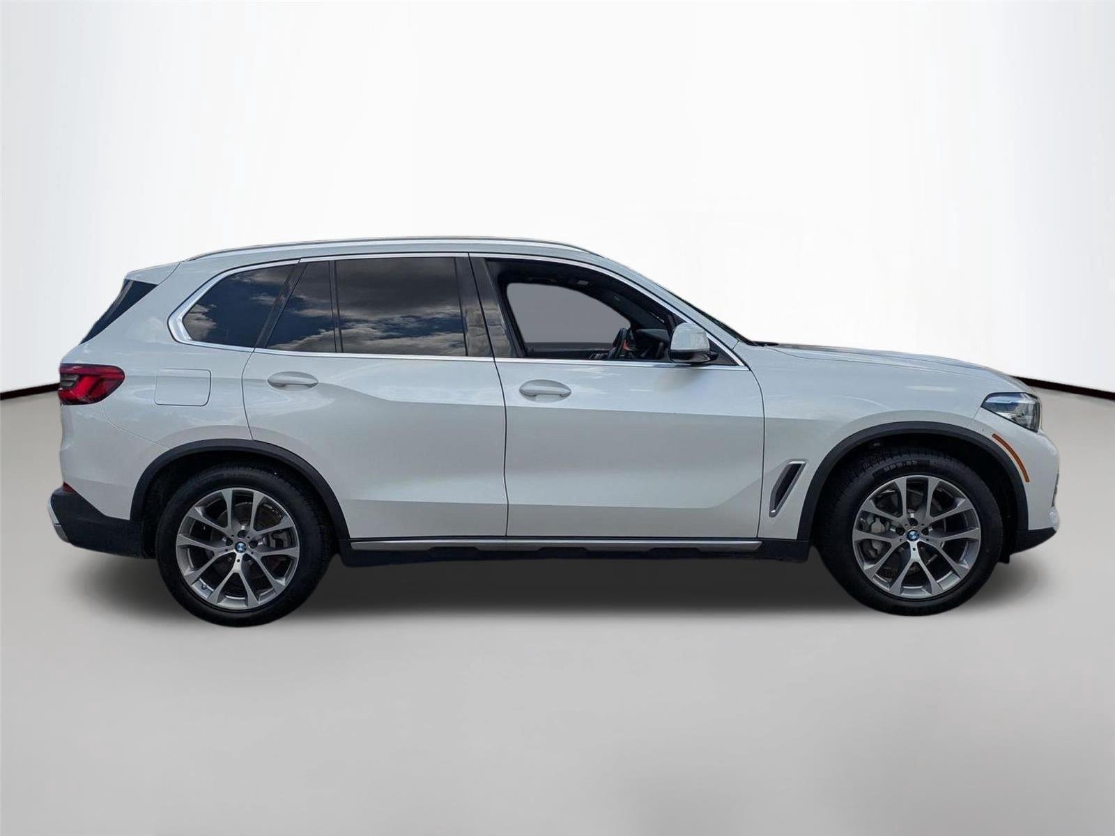 Used 2019 Mineral White Metallic BMW xDrive40i image 4