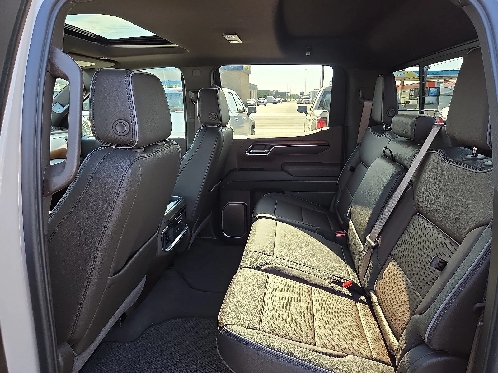 2026 GMC Sierra 1500 Denali - Photo 9