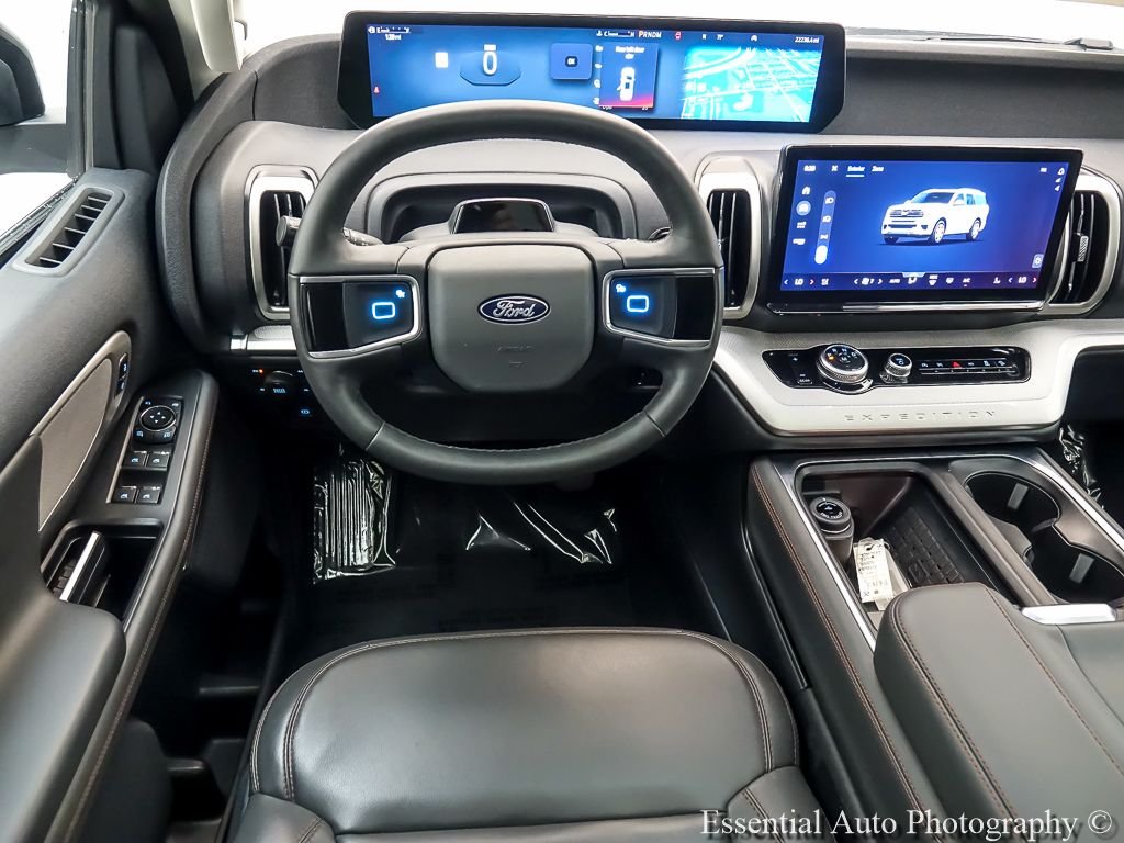 Used 2025 Oxford White Ford Active image 15