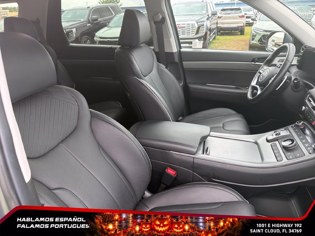 Used 2025 Gray Hyundai SEL Premium image 37