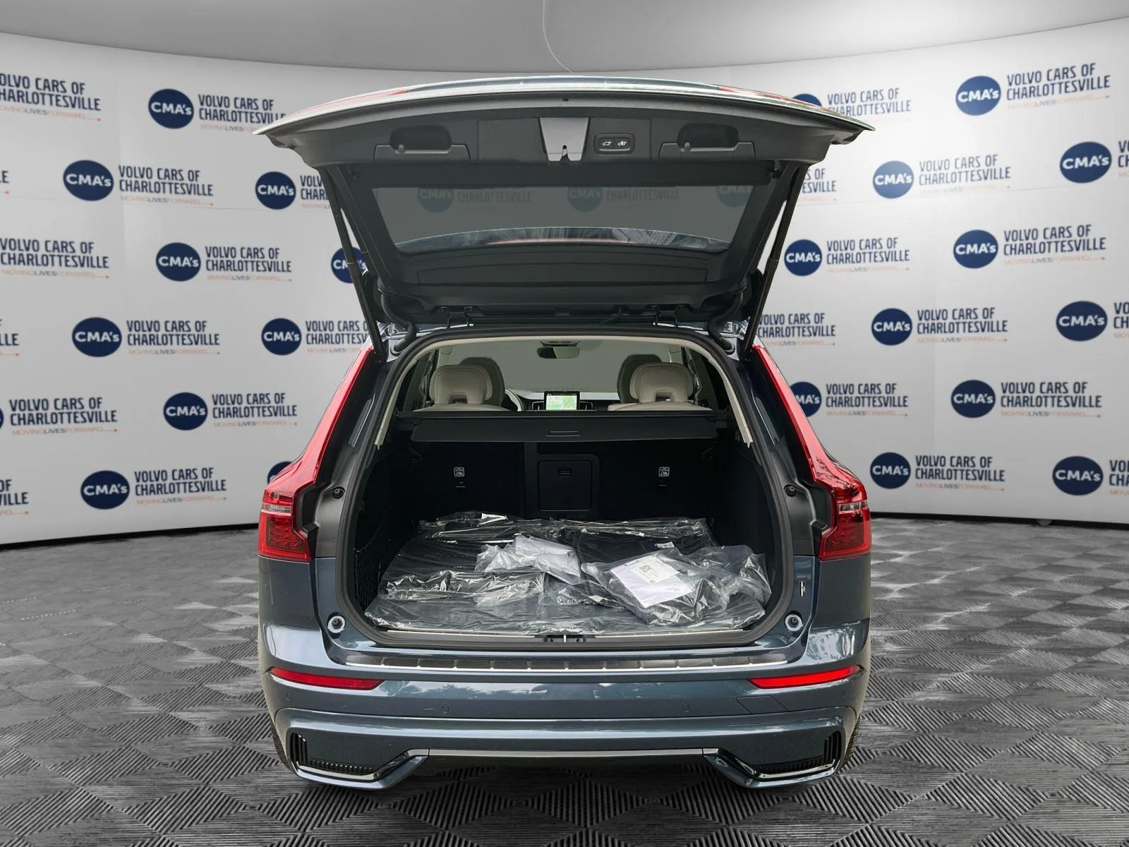 New 2026 Denim Blue Metallic Volvo Ultra image 11