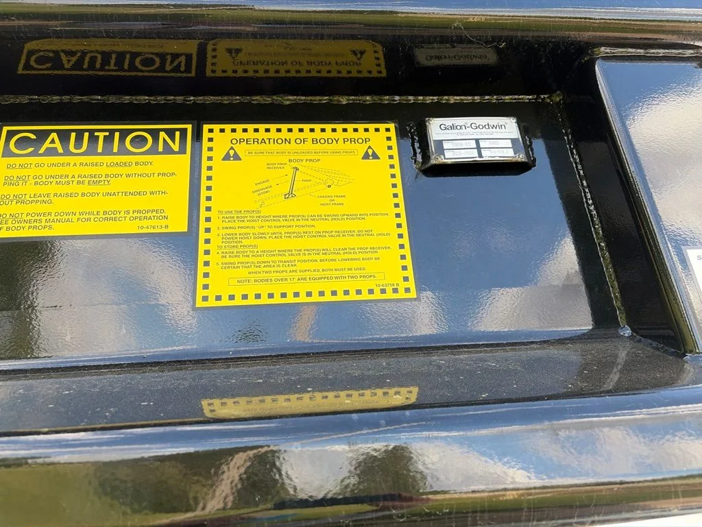 Used 2022 White Chevrolet DUMP image 7
