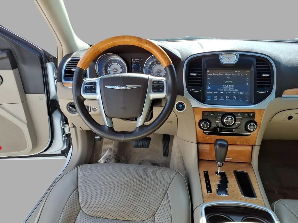 Used 2012 White Chrysler C image 15