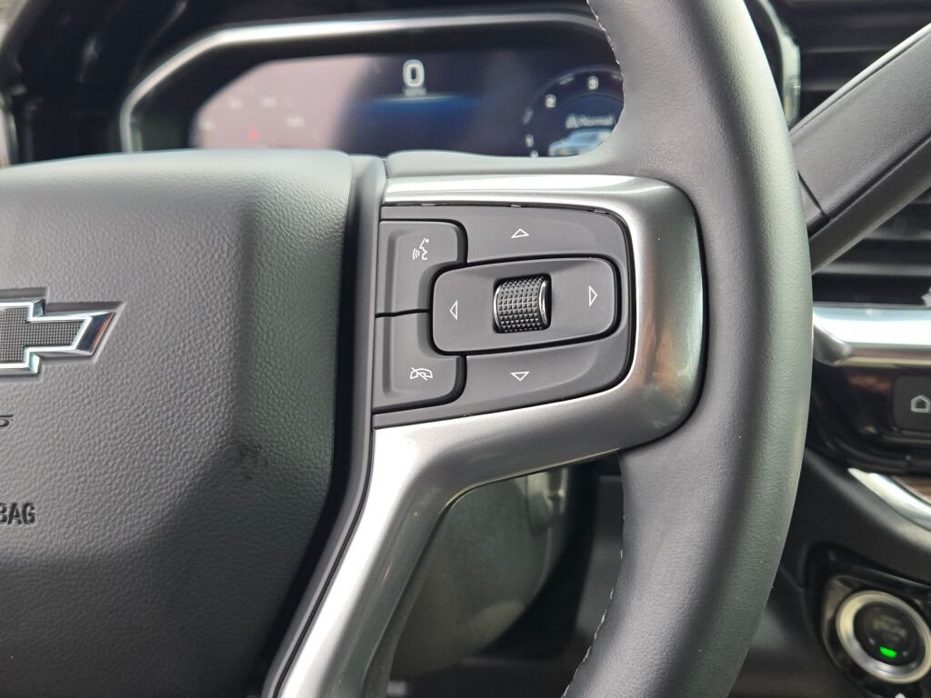 Used 2024 White Chevrolet RST image 30