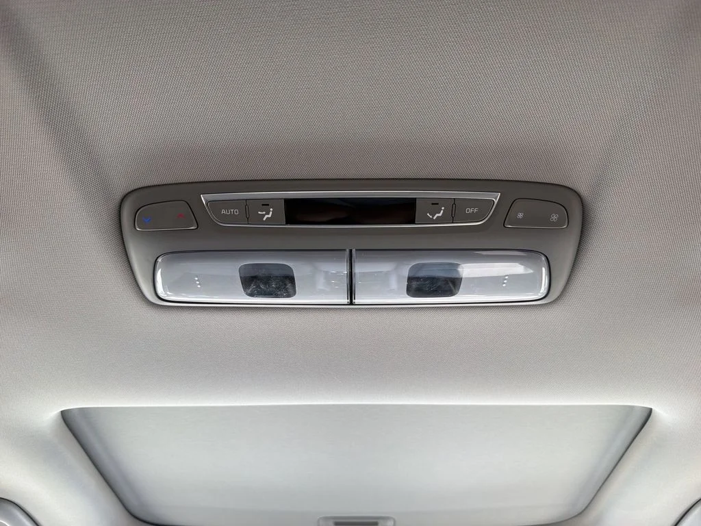 Used 2024 White Kia S image 28