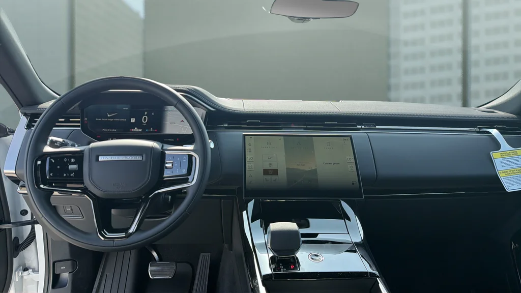 New 2026 White Land Rover Dynamic SE image 18