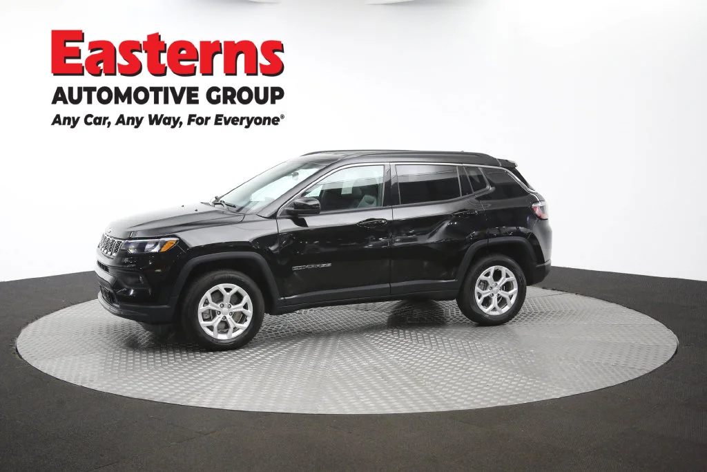 Used 2024 Black Jeep Latitude image 57