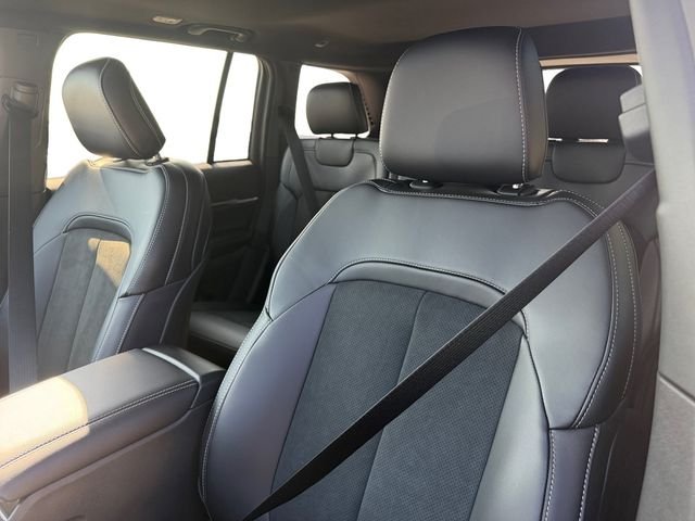 New 2026 Baltic Gray Metallic Clear-Coat Exterior Paint Jeep Altitude image 14