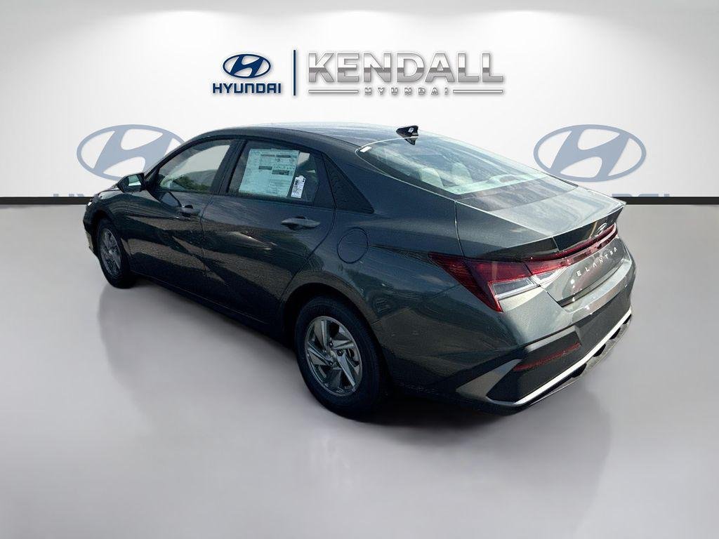 New 2026 Amazon Gray Hyundai SE image 4
