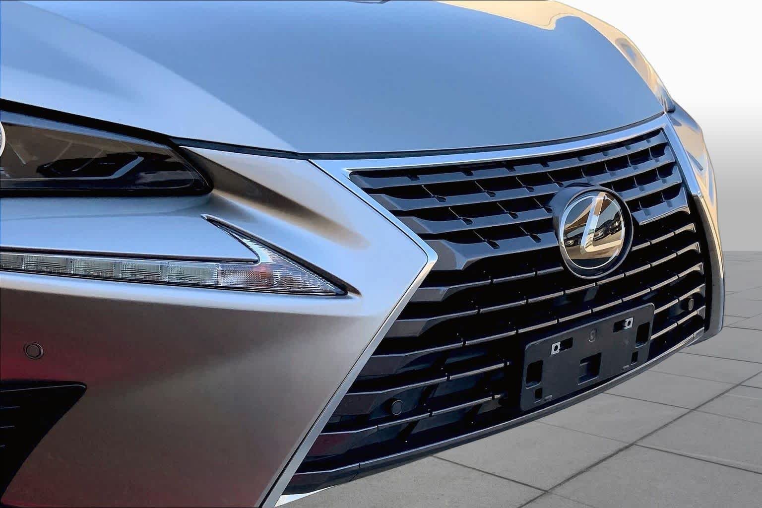 Used 2021 Atomic Silver Lexus  image 32