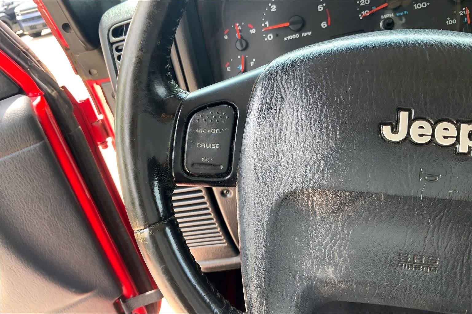 Used 2005 Flame Red Jeep X image 23